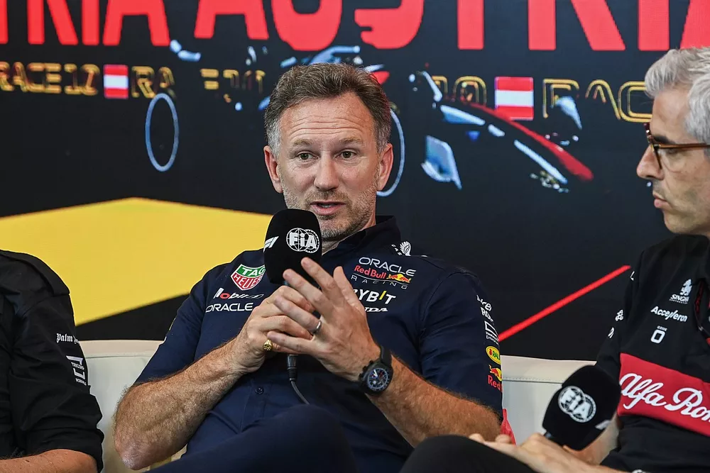 Christian Horner, Director de Red Bull Racing, en la conferencia de prensa de los directores de equipo
