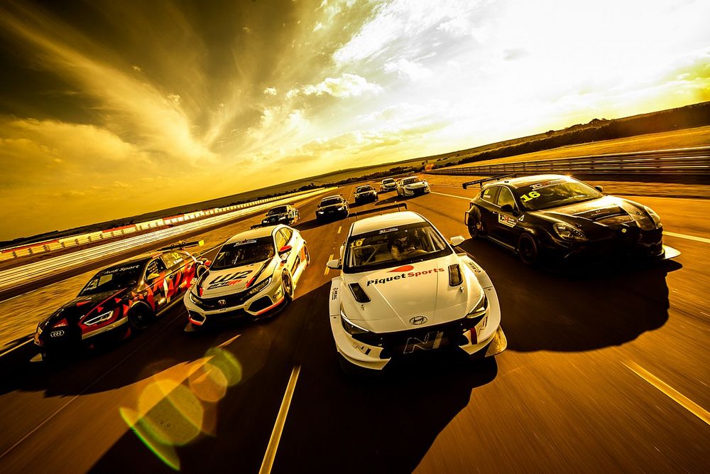 Carros do TCR South America