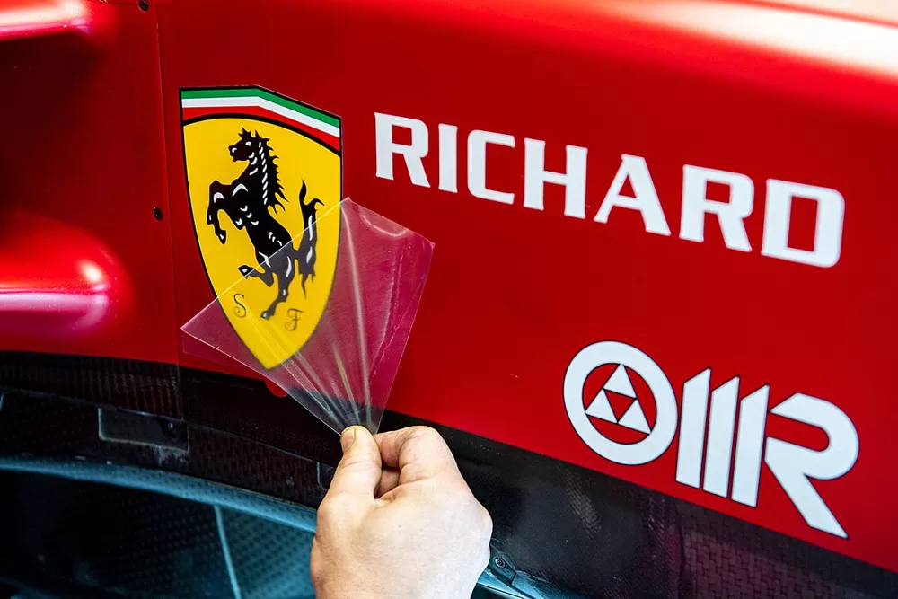 Le logo Ferrari sur la SF-75