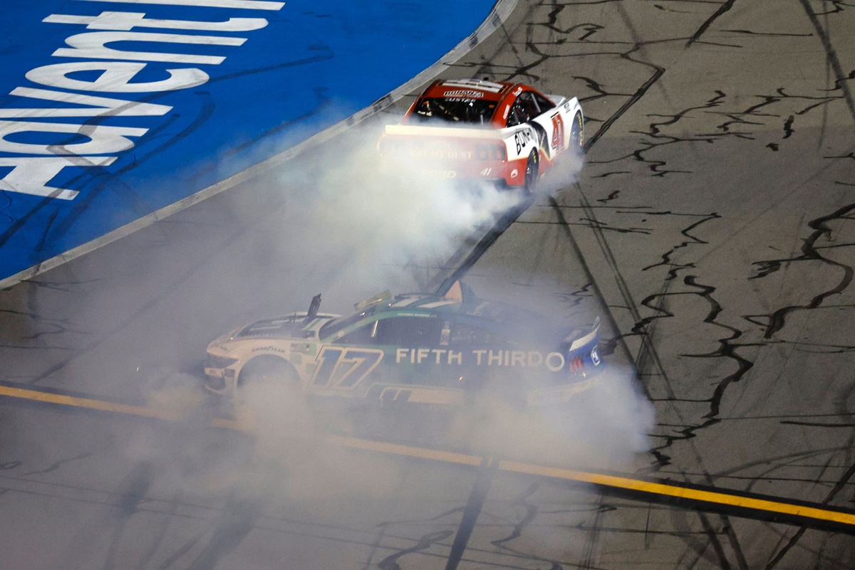 Inside the chaos that decided NASCAR's final playoff spot thumbnail