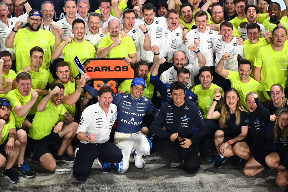 James Vowles, Team Principal of Williams, Carlos Sainz, Williams FW47, Alex Albon, Williams FW47