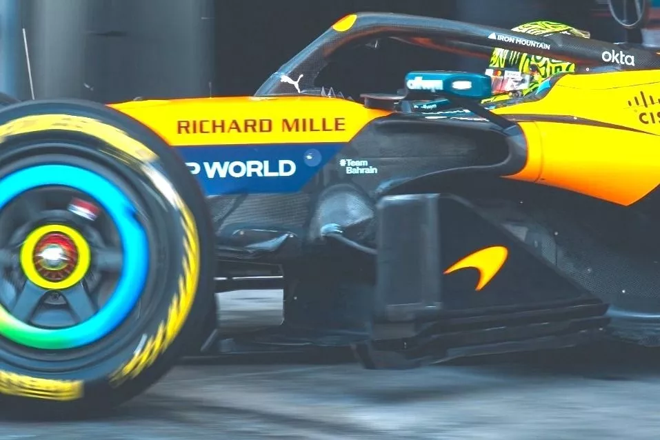 McLaren MCL40 suspensión