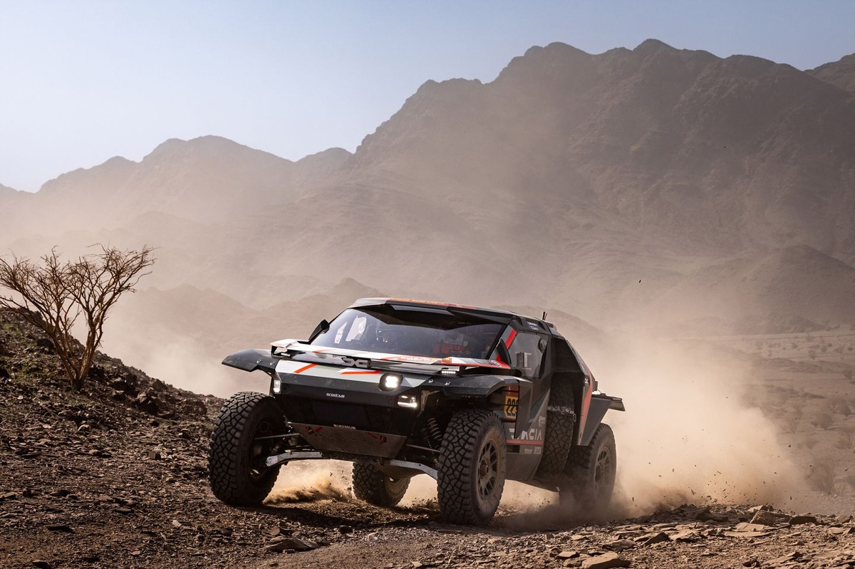 Sebastien Loeb left “almost at a standstill” in nightmare Dakar stage