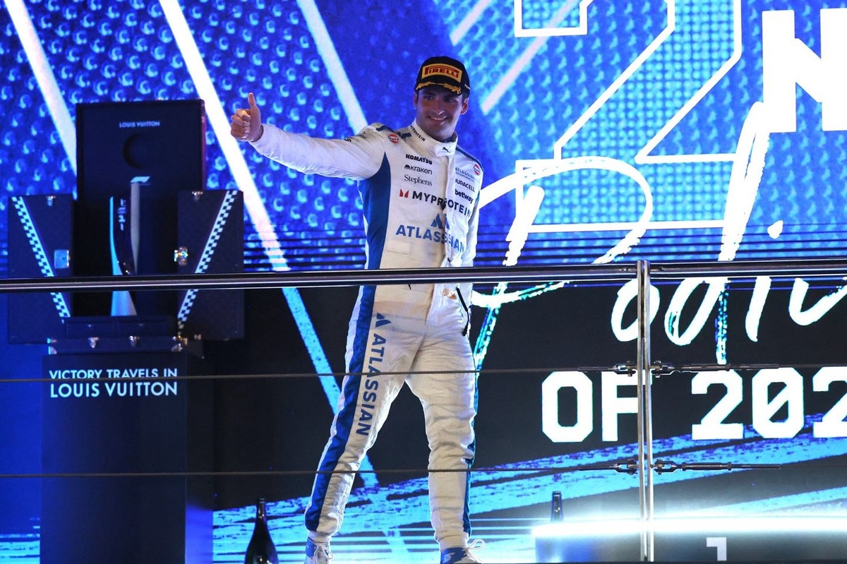 F1 | Sainz: "Podio inaspettato, ma quando si presenta un'occasione la cogliamo"