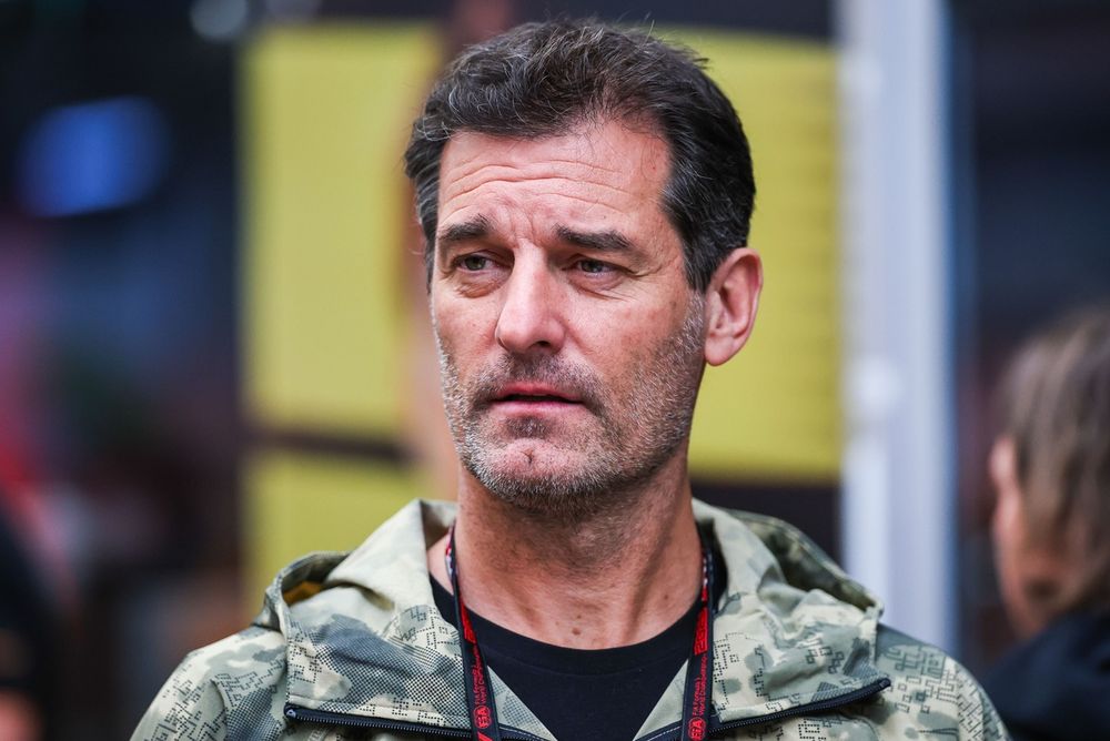 Mark Webber en el paddock