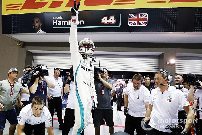 シンガポール予選:驚愕! ハミルトン、昨年のタイムを3.4秒更新PP