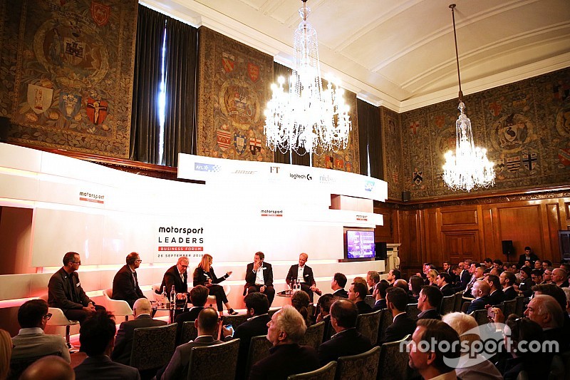 Líderes empresariais do automobilismo abordam futuro do esporte em fórum
