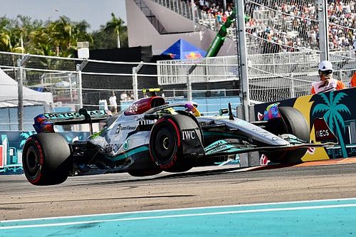 Mercedes responde a Hamilton por no ir a pits en el safety car