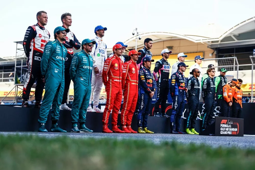 動き加速する2025年F1ドライバーラインアップ！ ペレス＆角田の残留