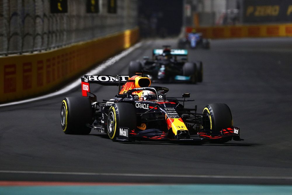 Max Verstappen, Red Bull Racing RB16B, Lewis Hamilton, Mercedes W12