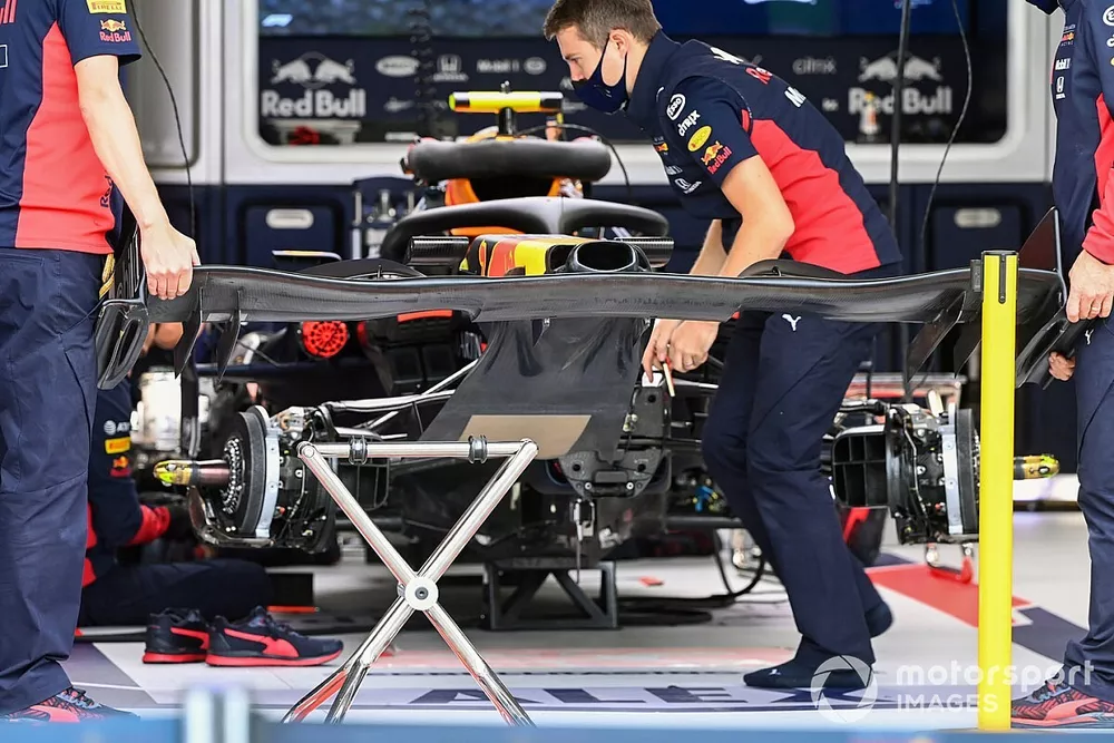 Red Bull Racing RB16 front wing footplate detail