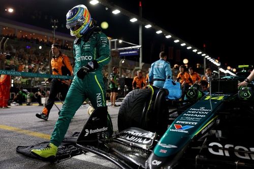 F1 - Alonso responde Hadjar ap&oacute;s Singapura: "Tem um carro r&aacute;pido, mas poucos pontos"