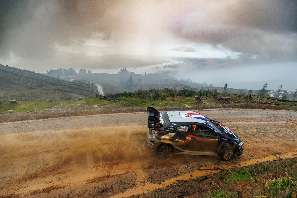 A blurred image conveying motion and intense energy