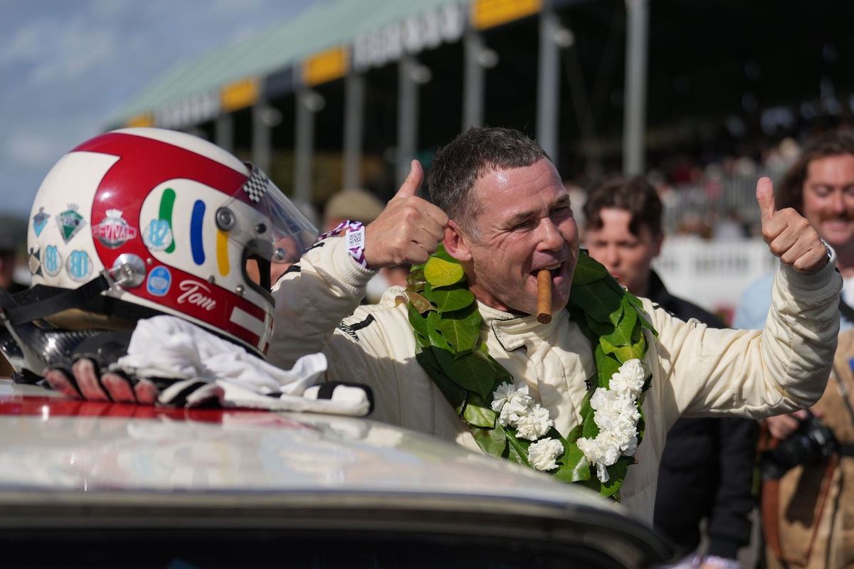 Kristensen wins race of legends at Goodwood with late pass