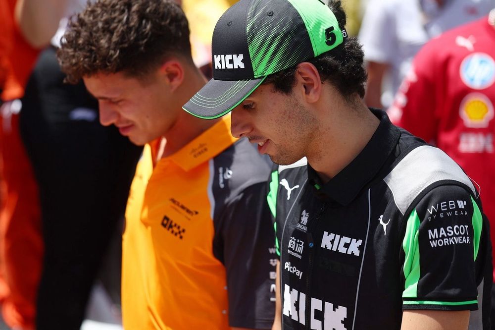 Lando Norris, McLaren, Gabriel Bortoleto, Sauber