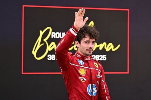 F1: Leclerc pode acionar cláusula para sair da Ferrari, diz jornal italiano 