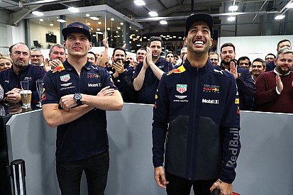 Ricciardo se despede da Red Bull em visita emotiva