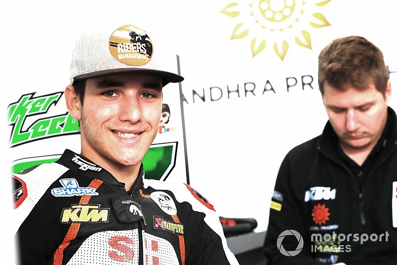 Moto2 Valencia: Lecuona topt chaotische eerste training
