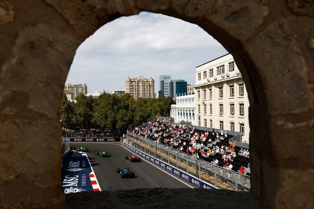 Lance Stroll, Aston Martin AMR24, Sergio Pérez, Red Bull Racing RB20, Valtteri Bottas, Stake F1 Team KICK Sauber C44, Zhou Guanyu, Stake F1 Team KICK Sauber C44 