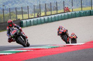 "Super heavy" Yamaha still giving its MotoGP riders arm problems