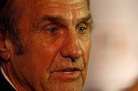 F1: Reutemann &eacute; transferido para UTI ap&oacute;s piora em quadro de sa&uacute;de