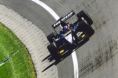 Alonso 17 évvel ezelőtt a Forma-1-ben: megérkezés a Minardival