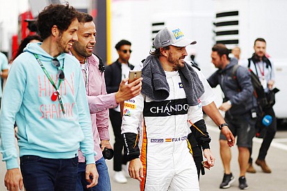 Alonso undang penggemar cilik ke paddock F1