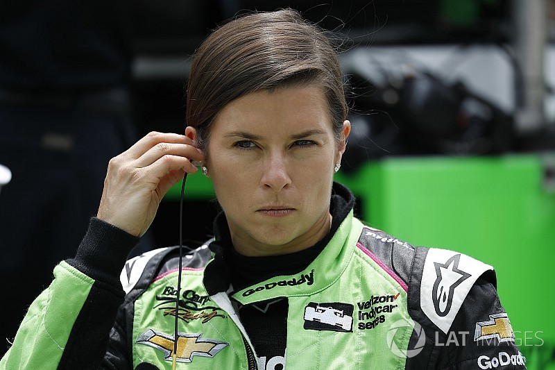 Danica Patrick conclut sa carrière par un accident à l'Indy 500