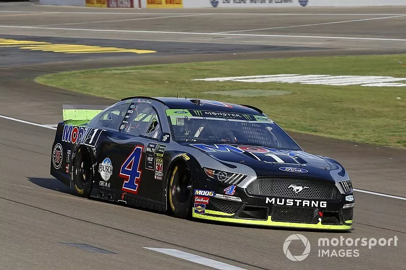  Kevin Harvick, Stewart-Haas Racing, Ford Mustang Mobil 1
