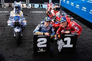 Does Alex Marquez have a "mental block" when fighting brother Marc in MotoGP?