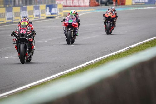 Morbidelli y su l&iacute;o con Aleix: "Es dif&iacute;cil saber qu&eacute; adelantamientos se pueden hacer"