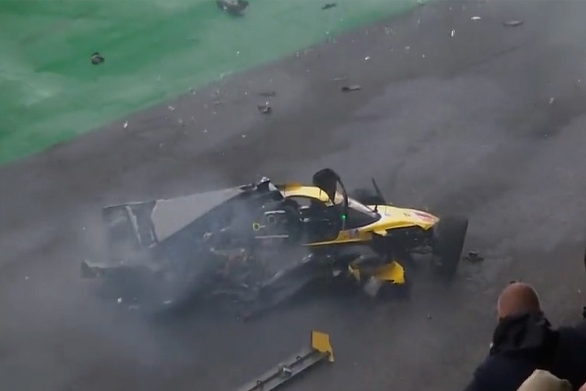 Renger van der Zande stapt zelf uit na zware crash in 6 uur Spa