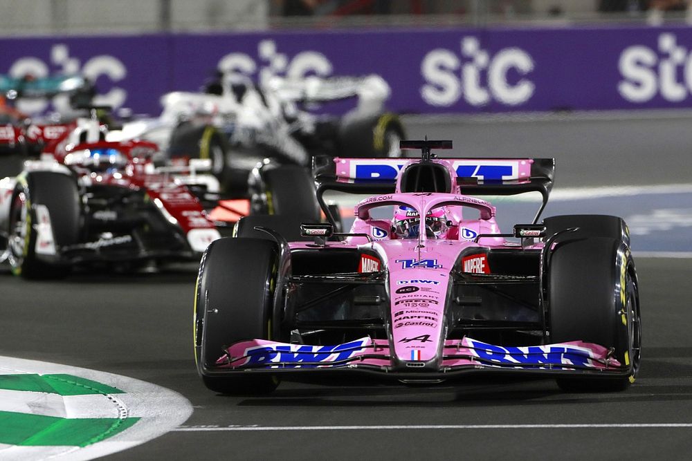 Fernando Alonso, Alpine A522, Valtteri Bottas, Alfa Romeo C42