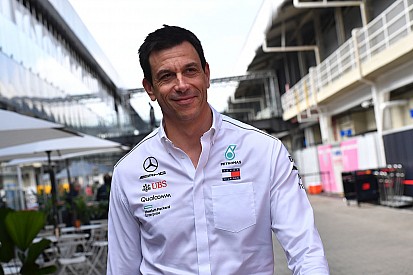 Chefe da Mercedes não tem certeza se Fórmula E é "corrida ou evento"
