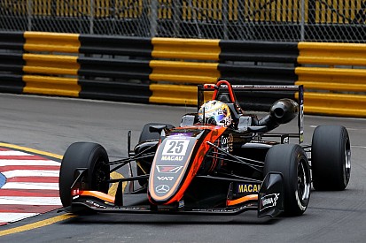 Crash Macau: la Floersch è volata a 276 km/h! E c'è il... giallo della bandiera fantasma