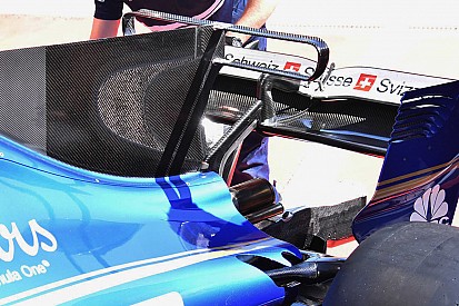Sauber s'équipe d'un T-wing similaire à celui de McLaren
