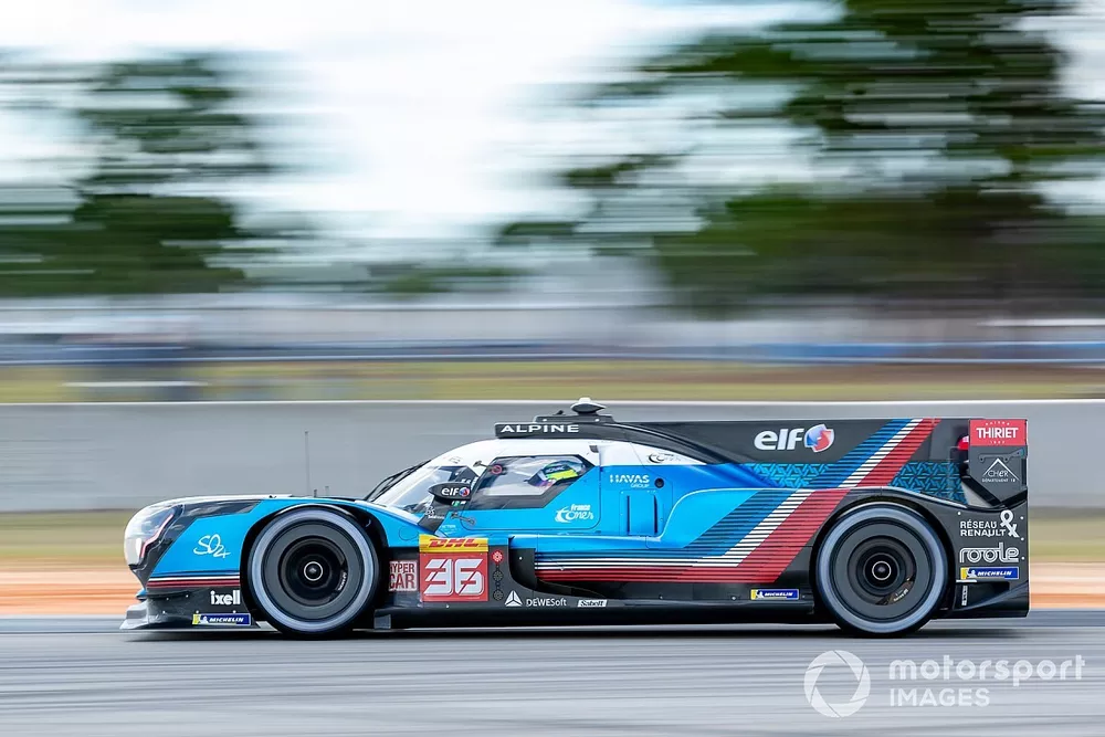 #36 Alpine ELF Team Alpine A480 - Gibson: Andr&eacute; Negr&atilde;o, Nicolas Lapierre, Matthieu Vaxiviere