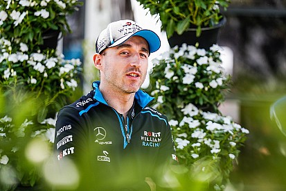 Kubica return earns rivals' applause
