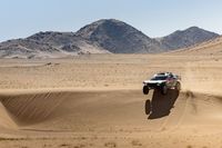 La FIA sanciona a Sainz, Al Attiyah y el ganador de la etapa 48h del Dakar