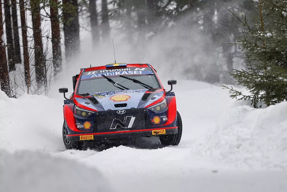 Oliver Solberg, Elliott Edmondson, Hyundai World Rally Team Hyundai i20 N Rally1
