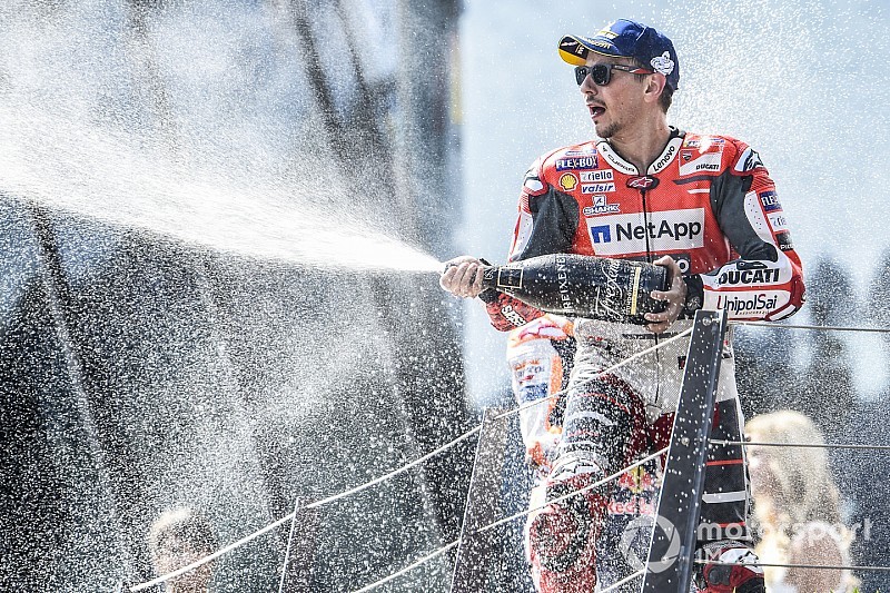 Lorenzo :