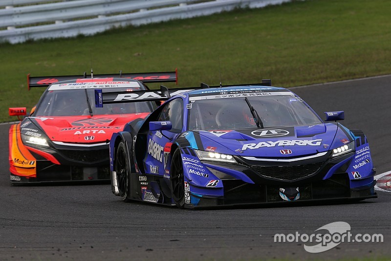 Jenson Button gewinnt sein erstes Rennen in der Super GT