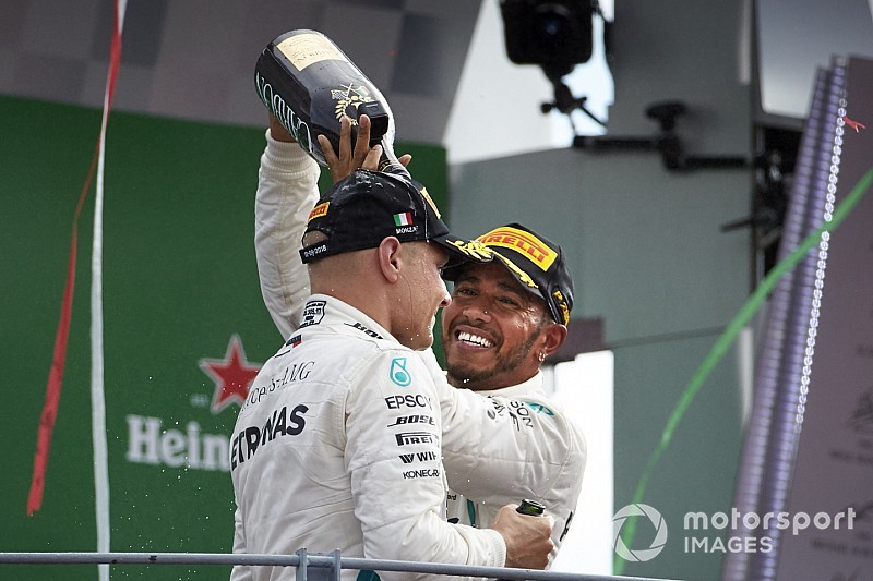 Hakkinen: A két Mercedes egymásért, a két Ferrari egymás ellen versenyez