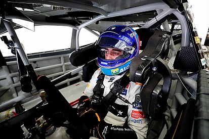 «Возможно, однажды я проеду гонку NASCAR». Алонсо и Джонсон поделились впечатлениями от смены машин