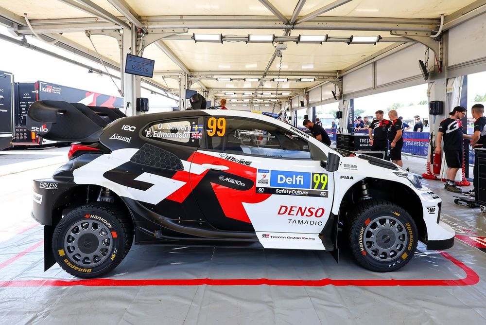 Oliver Solberg, Elliott Edmondson, Toyota Gazoo Racing WRT Toyota GR Yaris Rally1