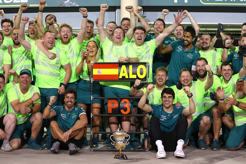 Fernando Alonso, Aston Martin F1 Team, Lance Stroll, Aston Martin F1 Team, the Aston Martin team celebrate after securing a podium finish