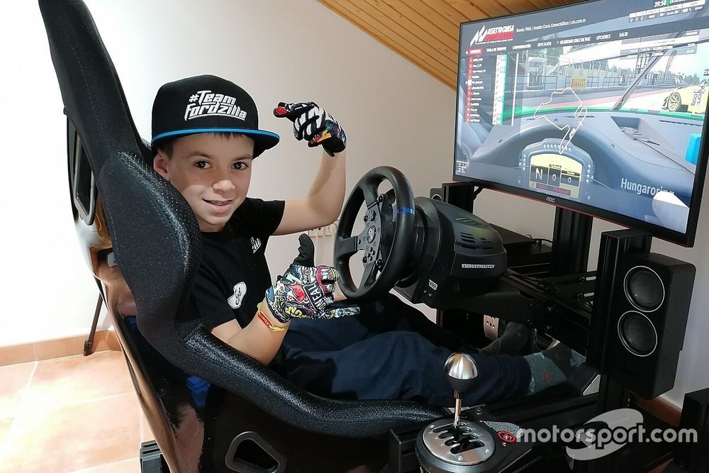Abel Torres, simracer de 10 años