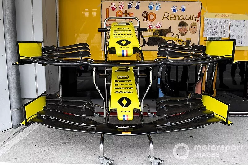 Musetti della Renault R.S.19 
