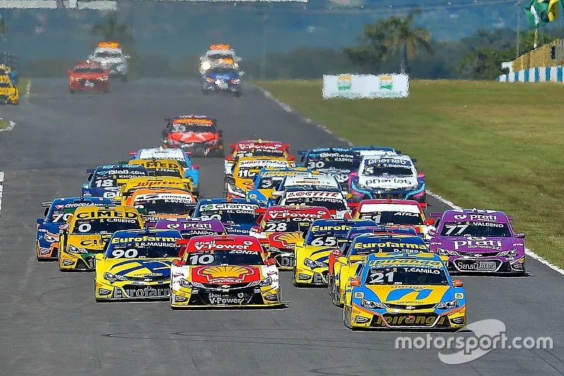 Largada da corrida 1 de Goi&acirc;nia