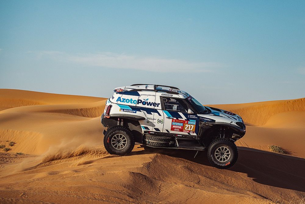 #217 X-raid Mini JCW Team Mini John Cooper Works Rally Plus: Krzysztof Holowczyc, Łukasz Kurzeja